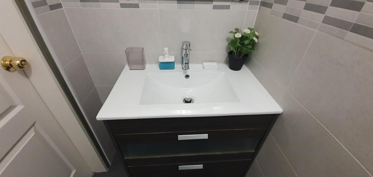 Apartaments B O D Collblanc โอสปิตาเล็ต เดอ โยเบรกัต ภายนอก รูปภาพ